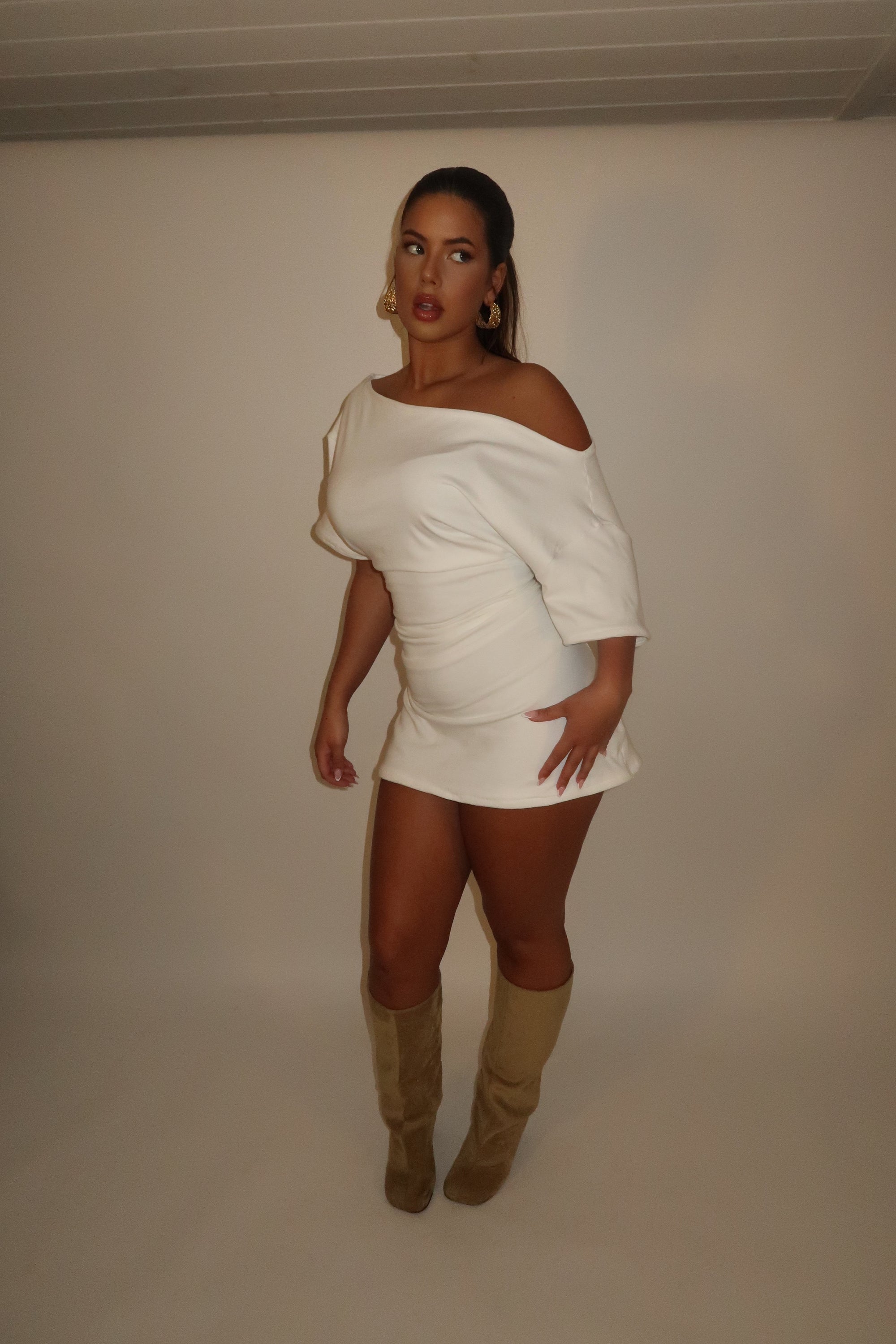BOYFRIEND CINCHED Tee - White