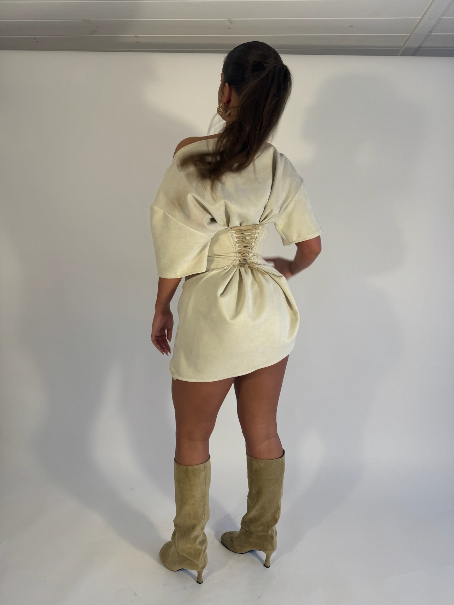 SUEDE CINCHED Tee - Nude